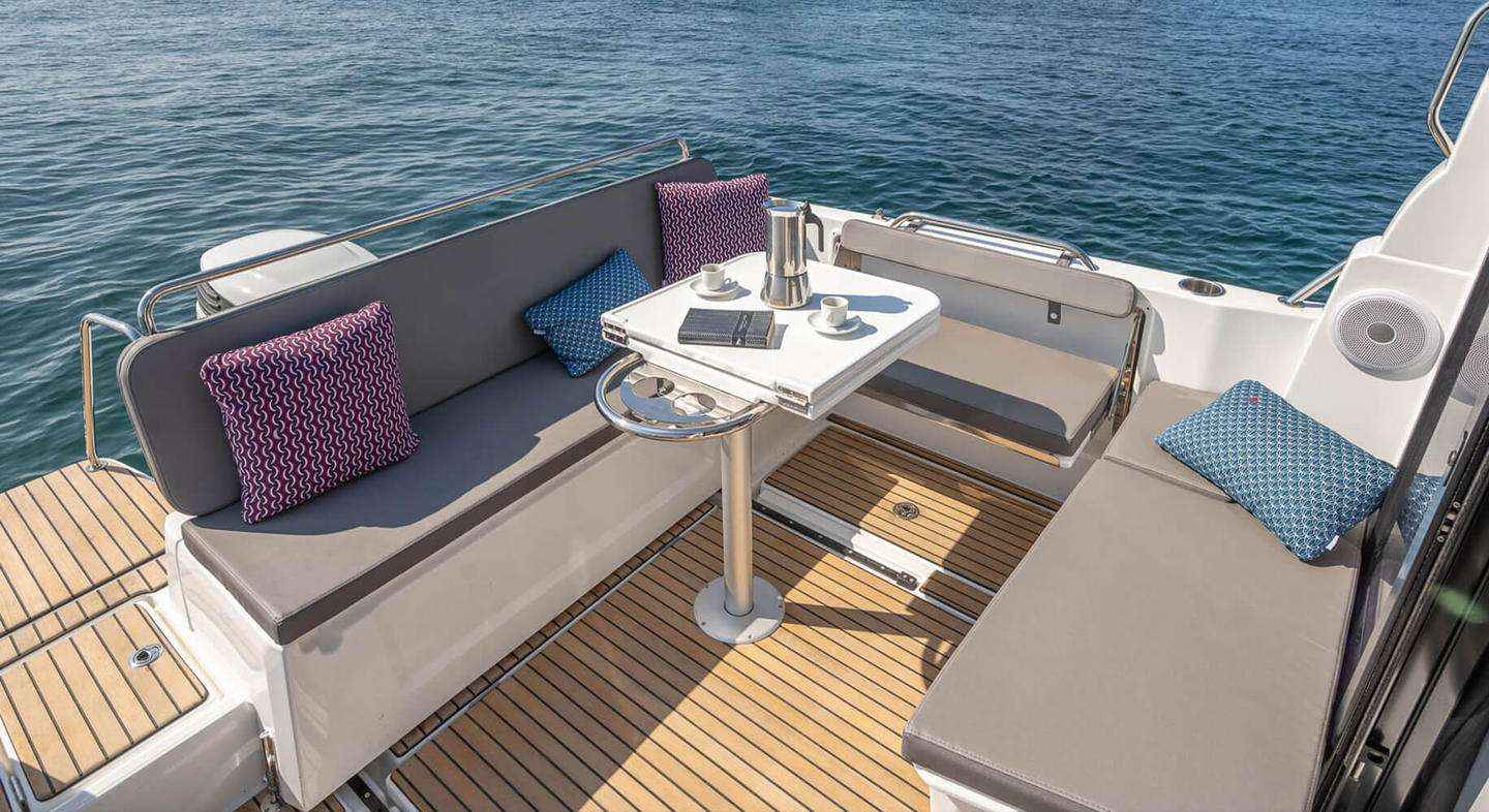 Motorboot Beneteau ANTARES 8