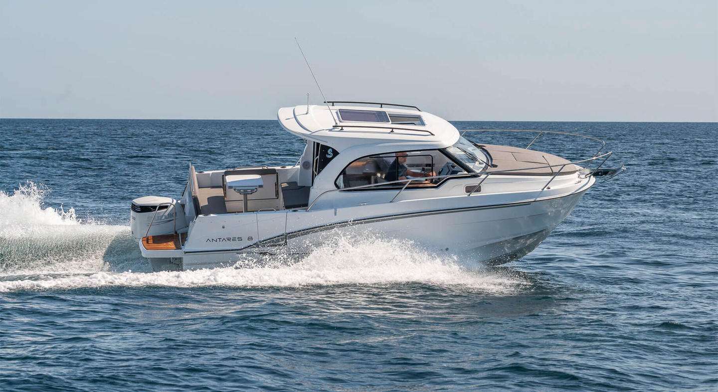 Motorboot Beneteau ANTARES 8