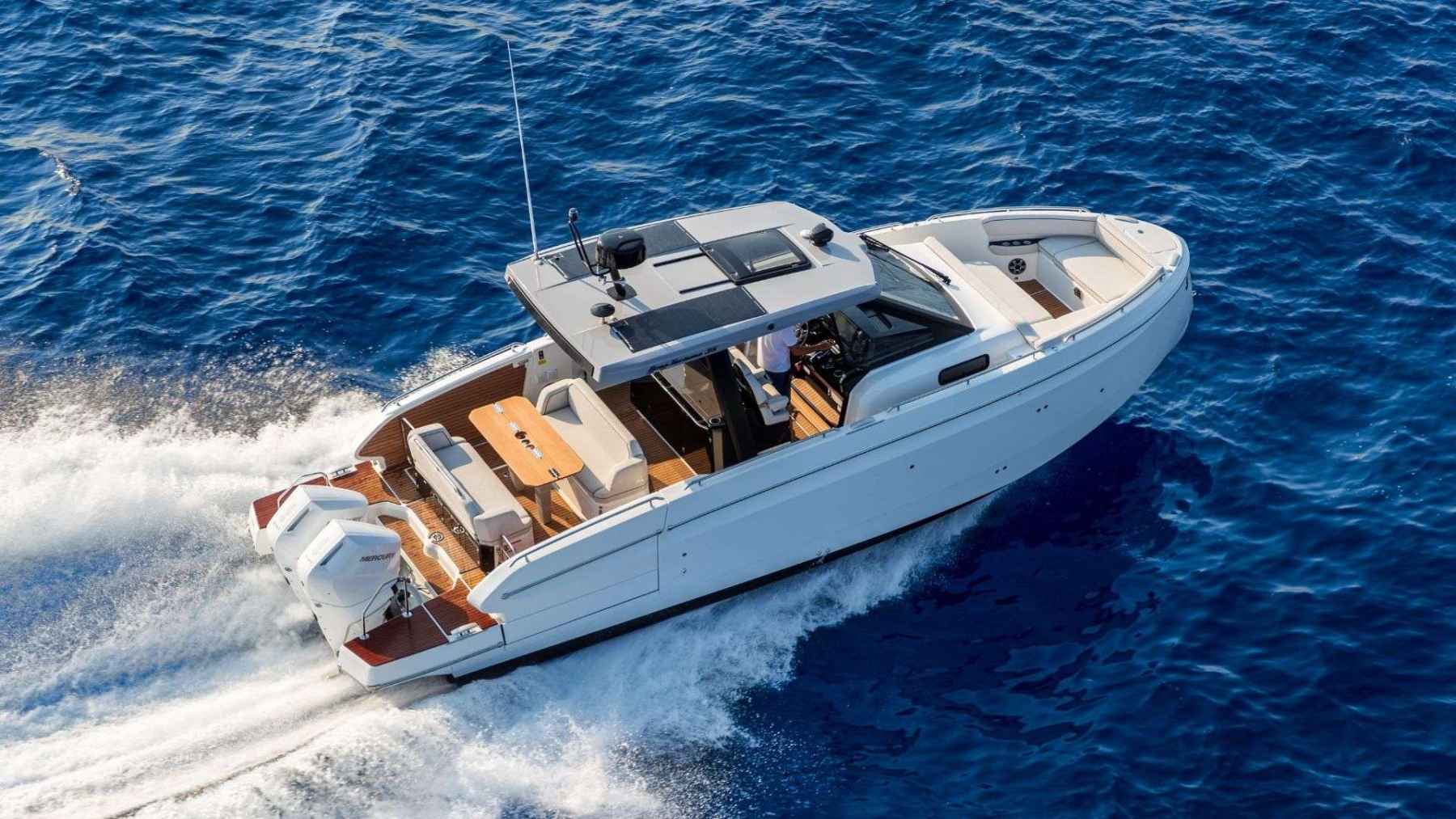 Motorboot Beneteau GT35
