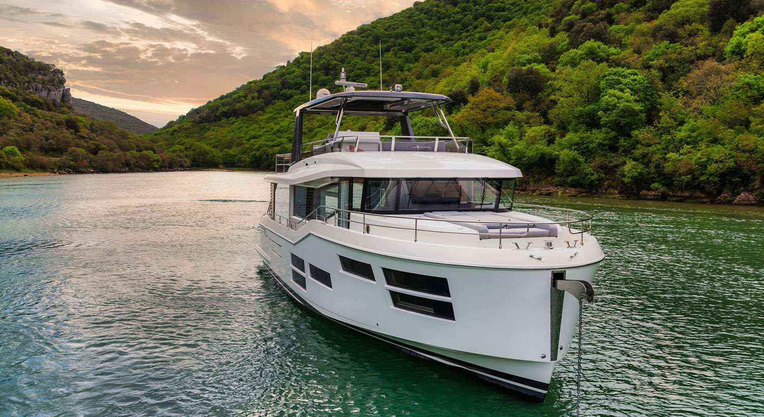 Motorboot Beneteau Grand Trawler 63