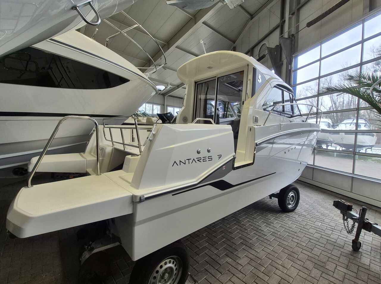 Motorboot Bénéteau Antares 7