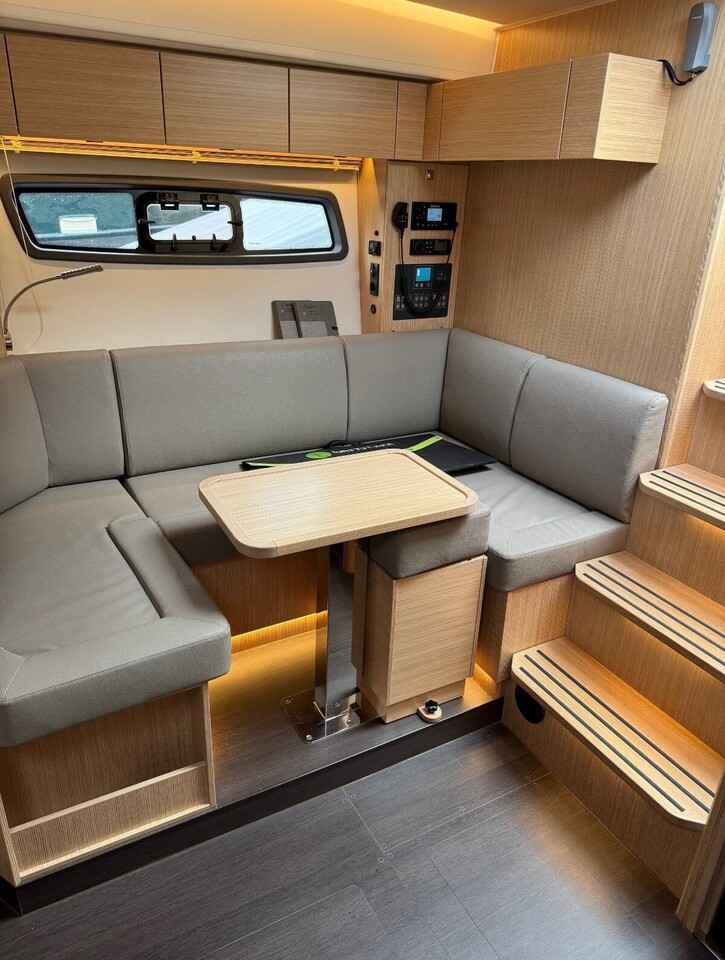 Motorboot Bavaria SR41 HT