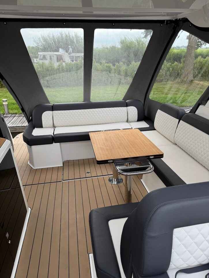 Motorboot Bavaria SR41 HT