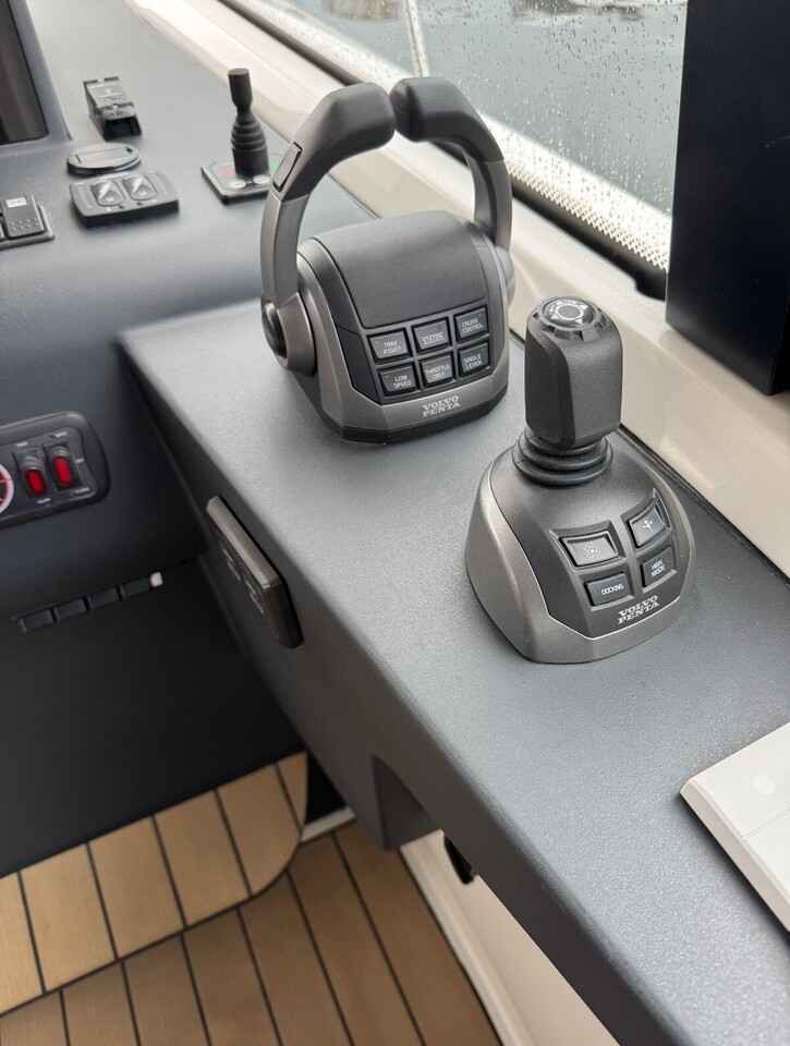 Motorboot Bavaria SR41 HT