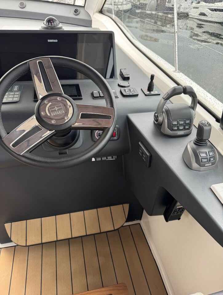 Motorboot Bavaria SR41 HT