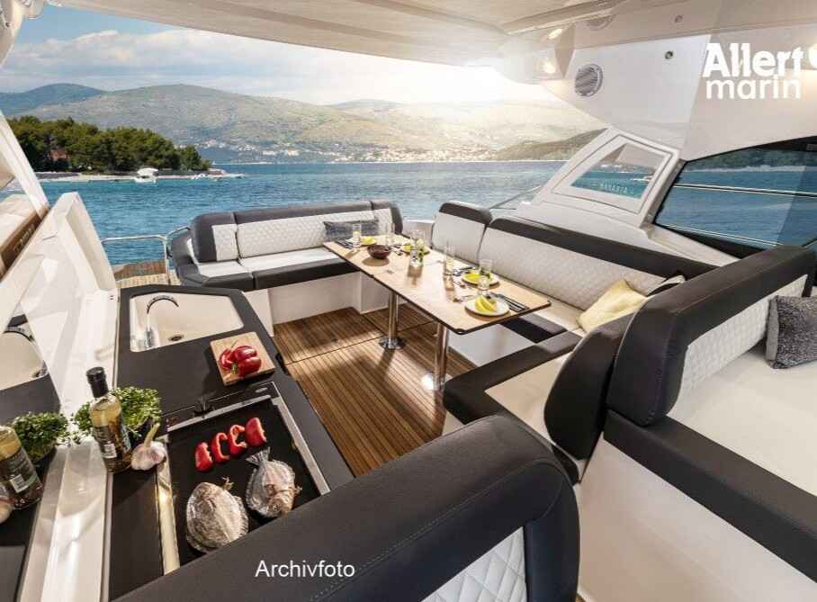 Motorboot Bavaria SR41 HT