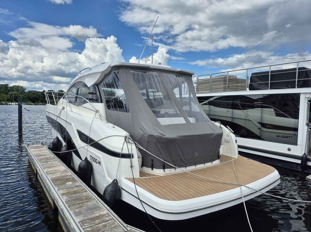 Motorboot Bavaria SR41 HT