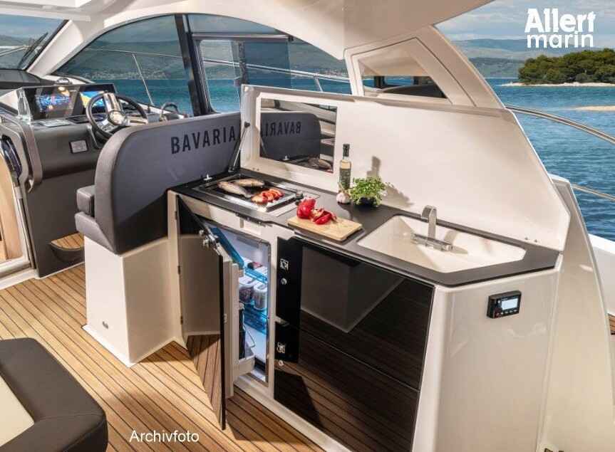 Motorboot Bavaria SR41 HT