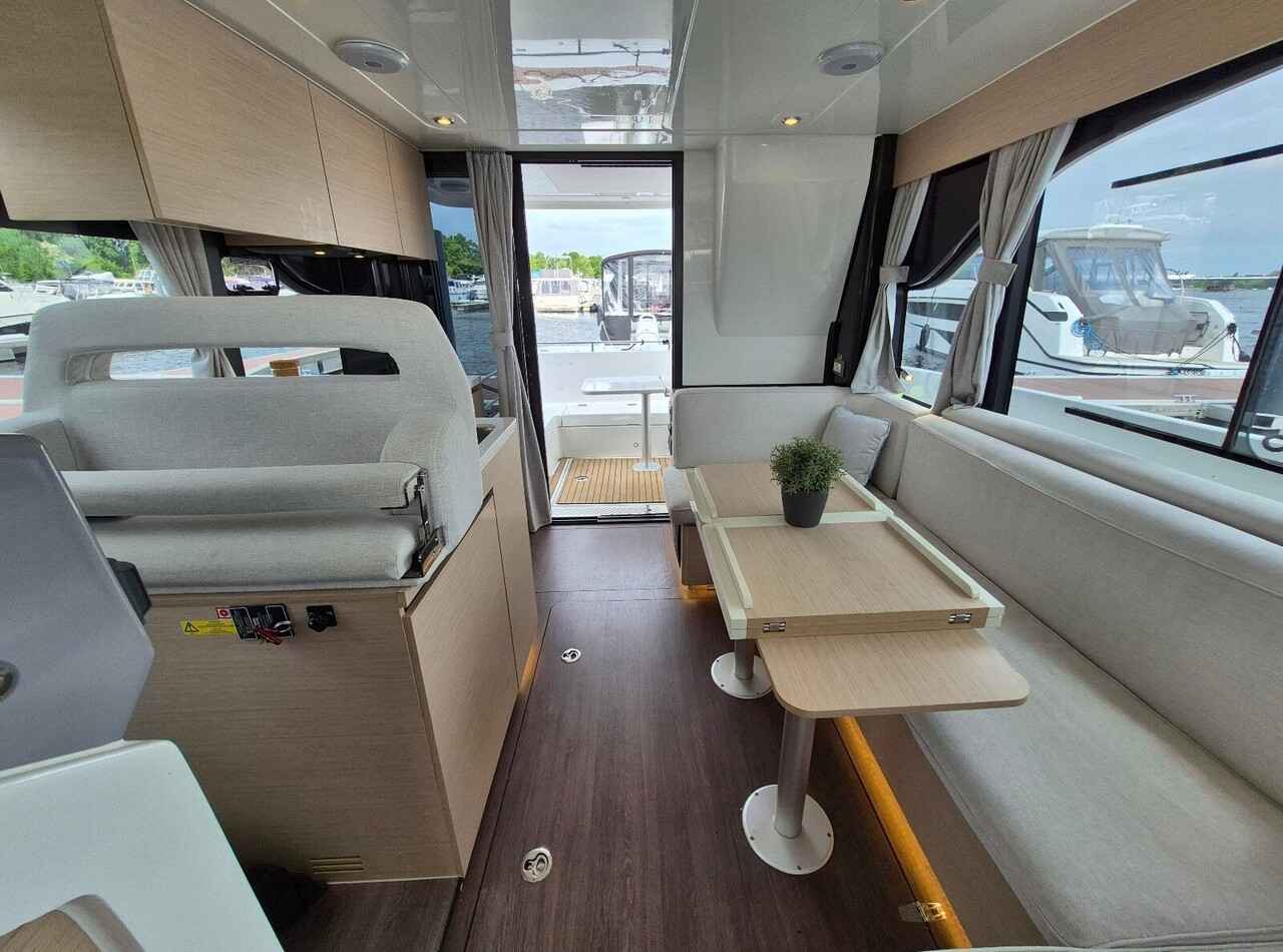 Motorboot Delphia Yachts Delphia 11 Flylounge