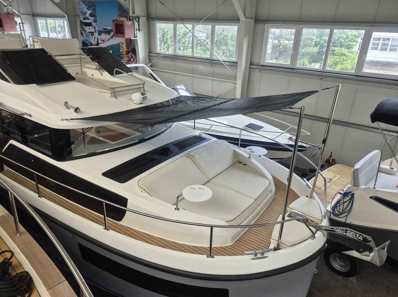 Motorboot Delphia Yachts Delphia 11 Flylounge