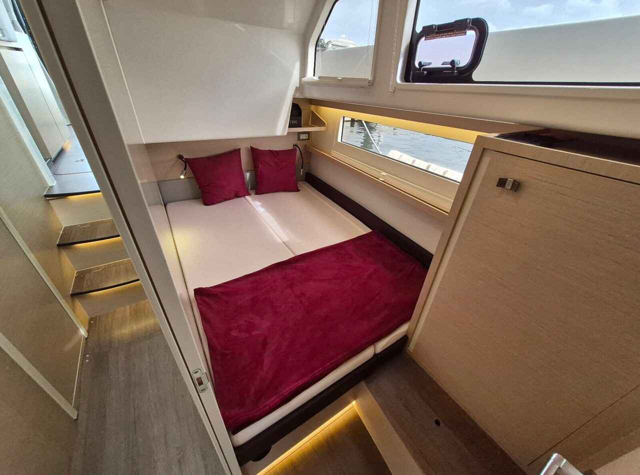 Motorboot Delphia Yachts Delphia 11 Flylounge