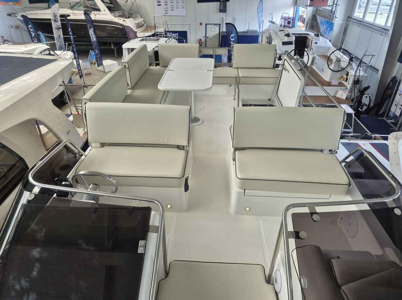 Motorboot Delphia Yachts Delphia 11 Flylounge