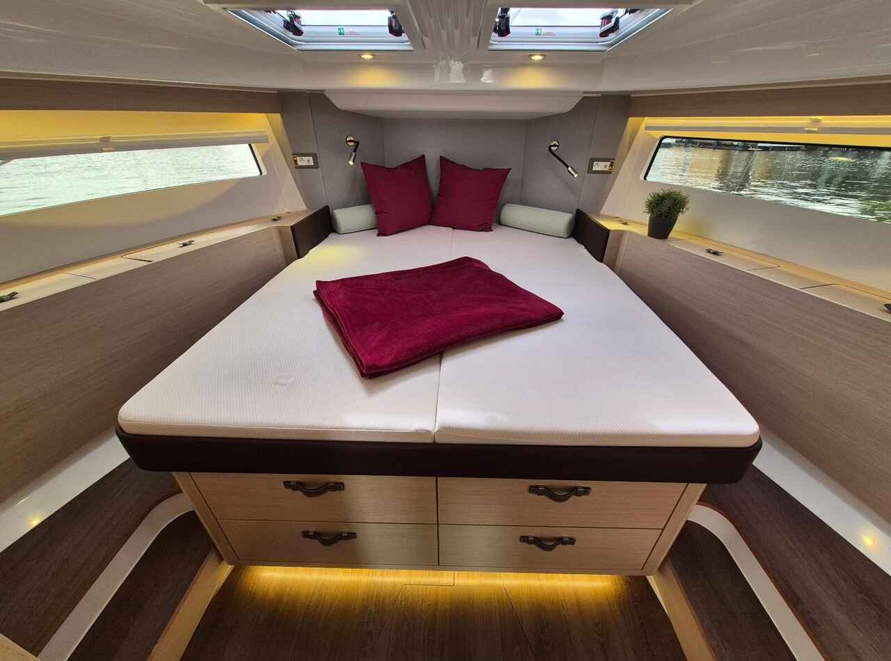Motorboot Delphia Yachts Delphia 11 Flylounge