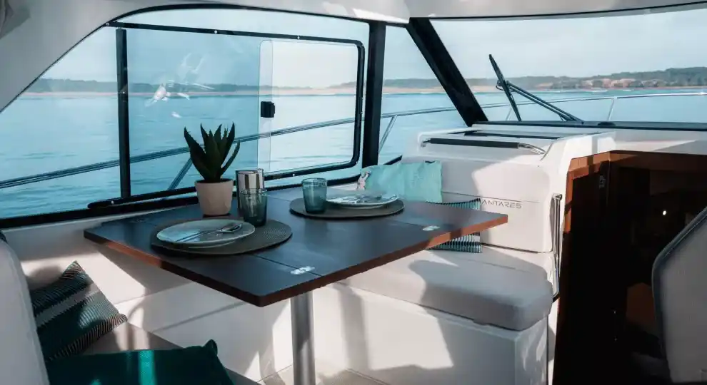 Motorboot Beneteau ANTARES 9