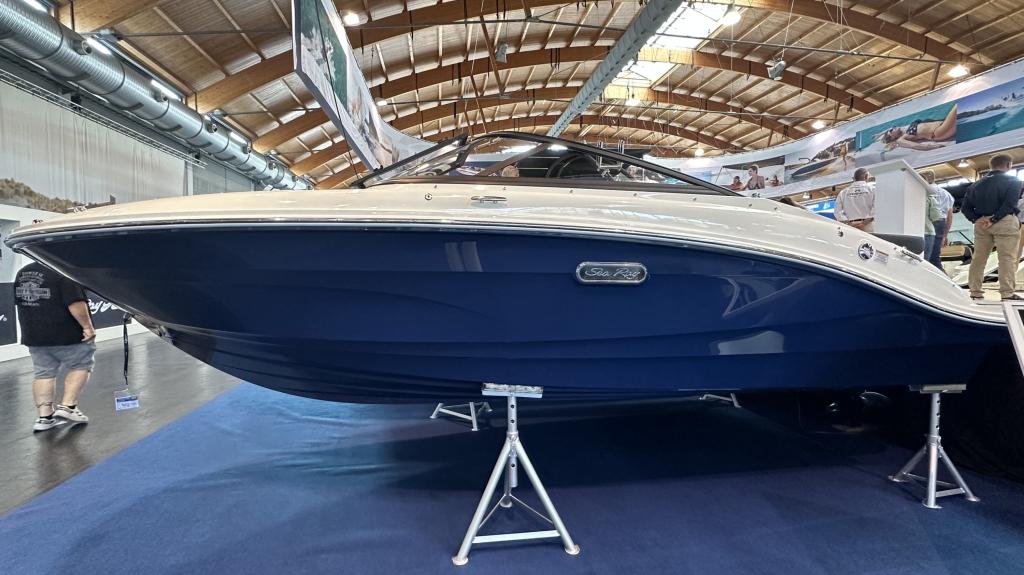 Motorboot Sea Ray SPXE 190- NEW & Trailer (Lagerboot)