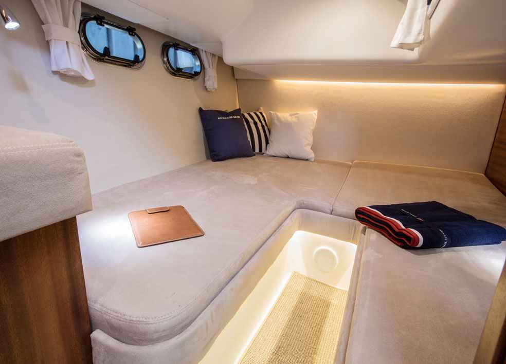 Motorboot Nimbus 405 Flybridge