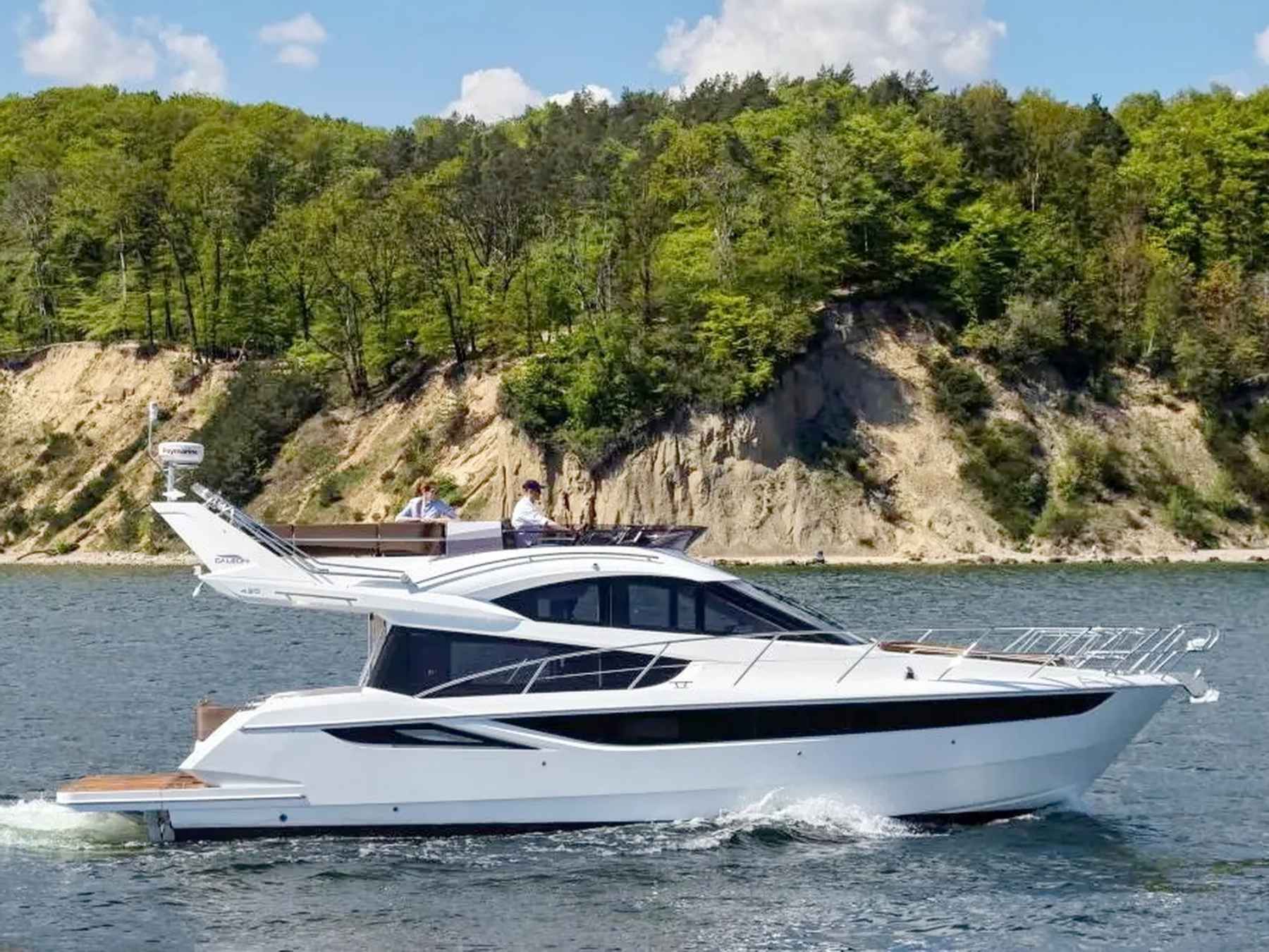 Motorboot Galeon 420 Fly