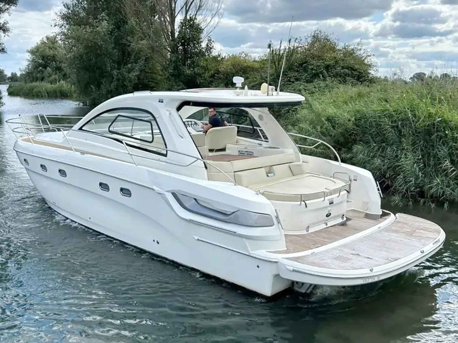 Motorboot Bavaria 43 HT