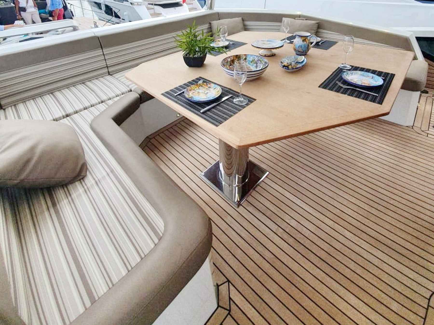 Motorboot Galeon 640 Fly