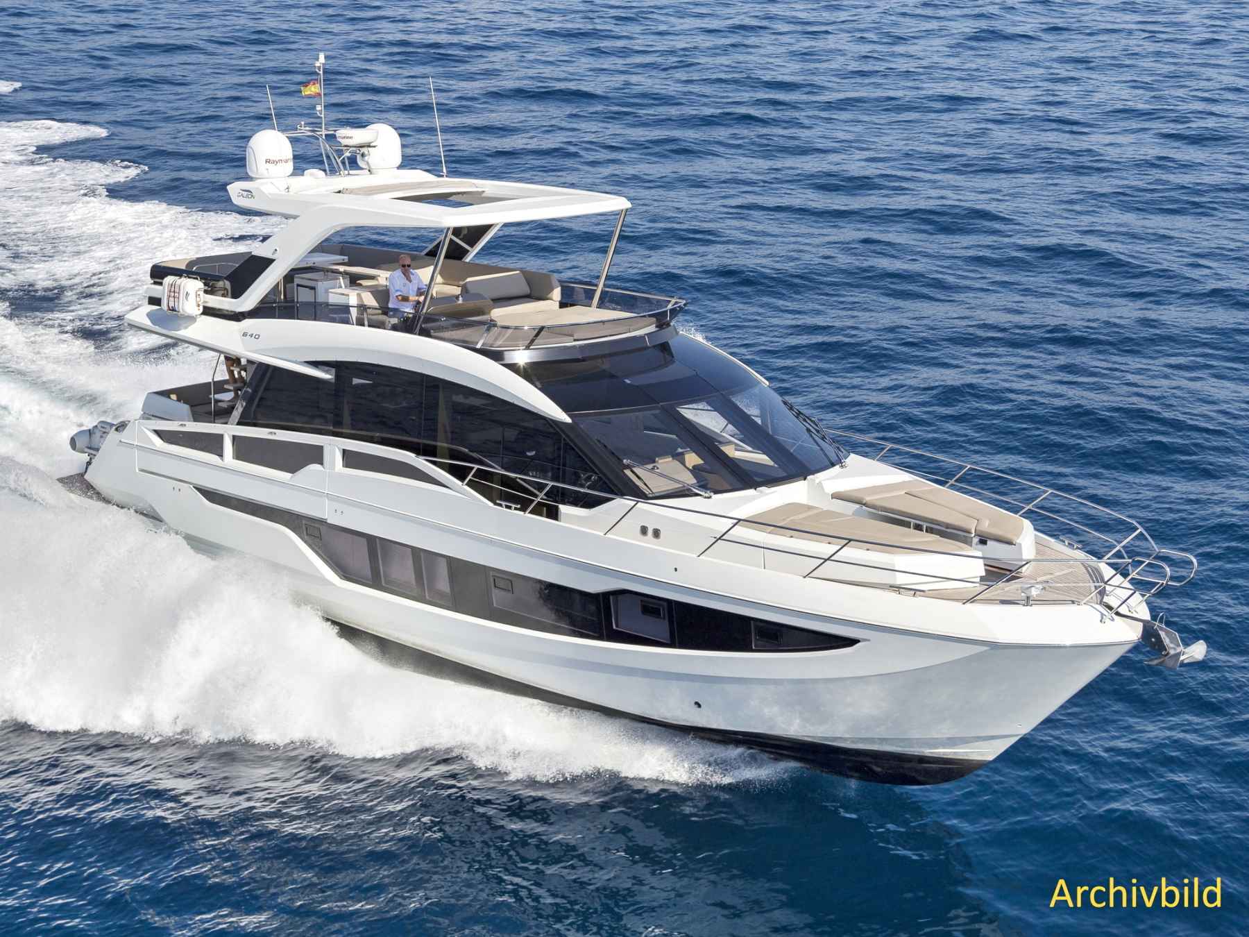 Motorboot Galeon 640 Fly