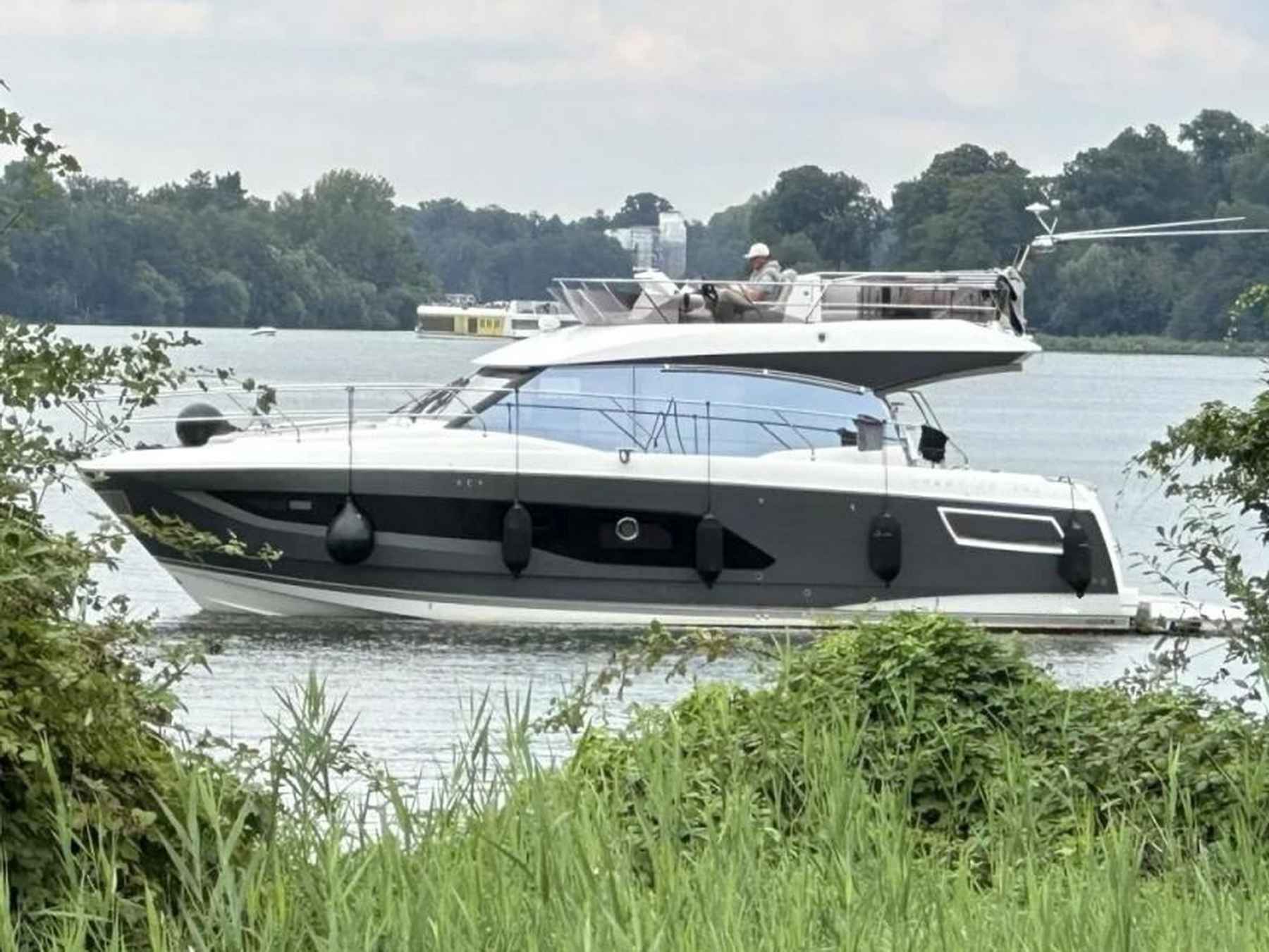 Motorboot Prestige 420 Fly