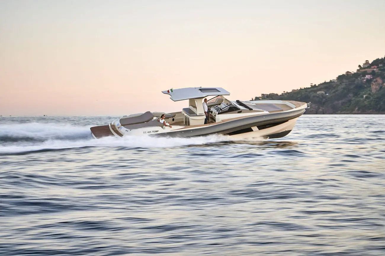 Motorboot Scanner Envy 1400