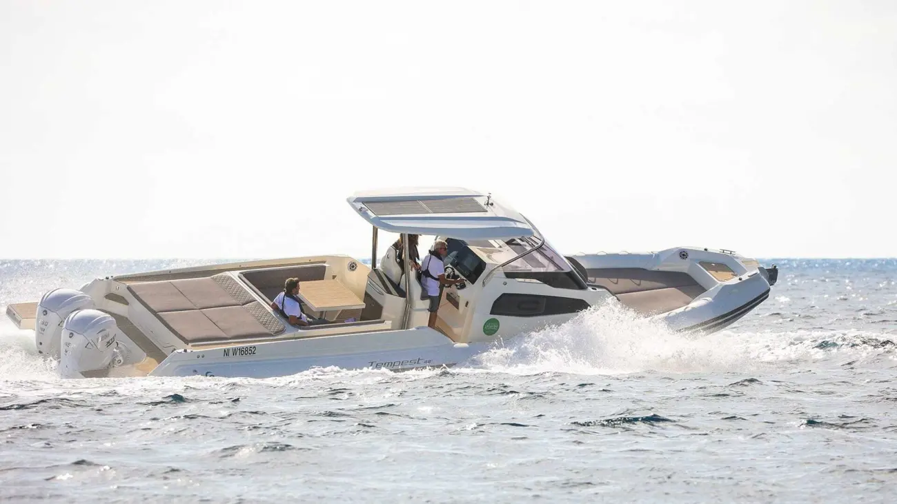 Motorboot Capelli TE42