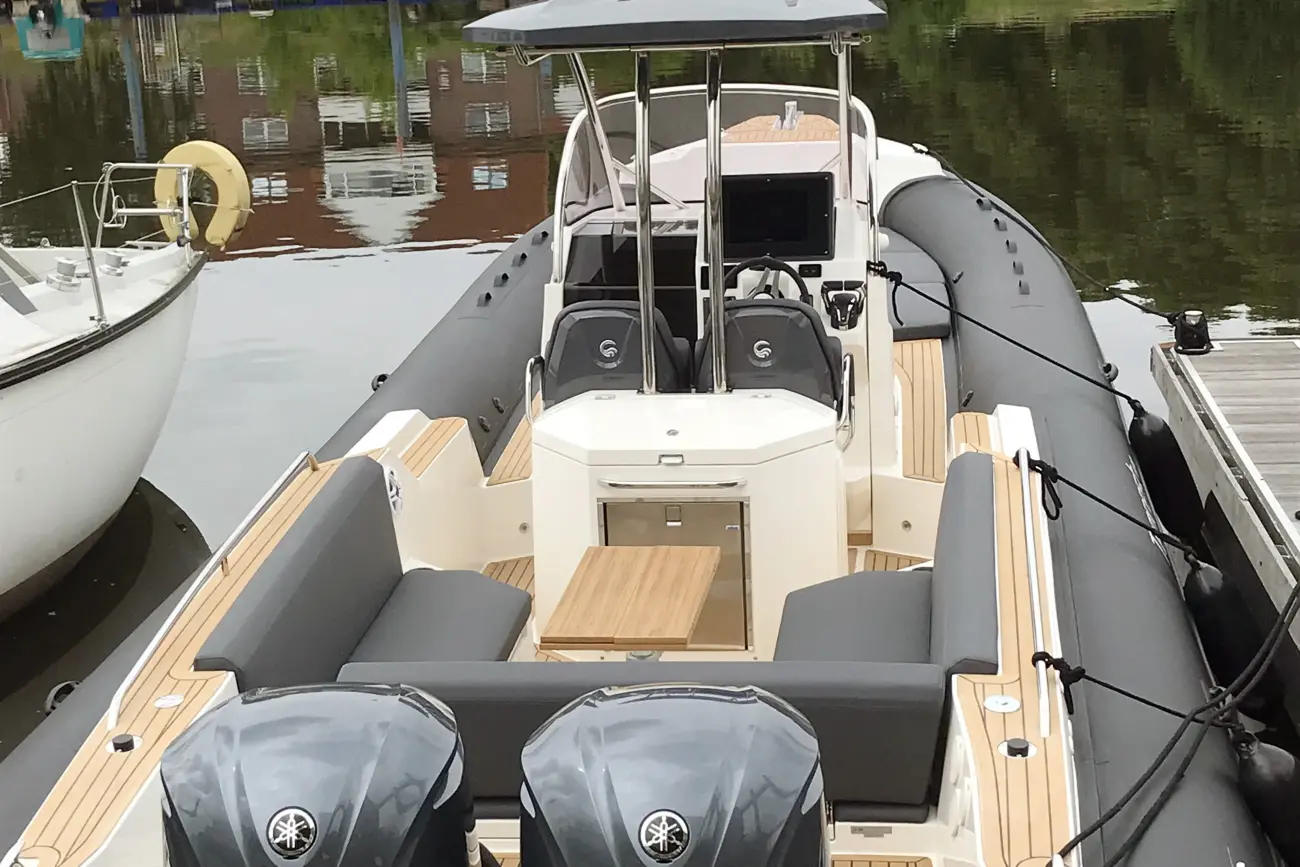 Motorboot Capelli Tempest 1000