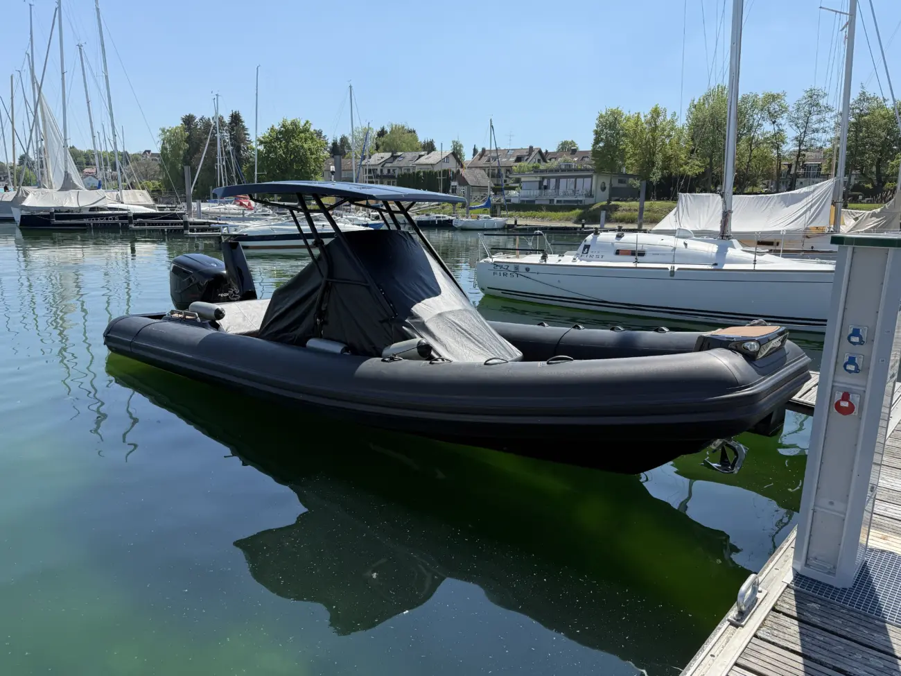 Motorboot Brig Eagle 8
