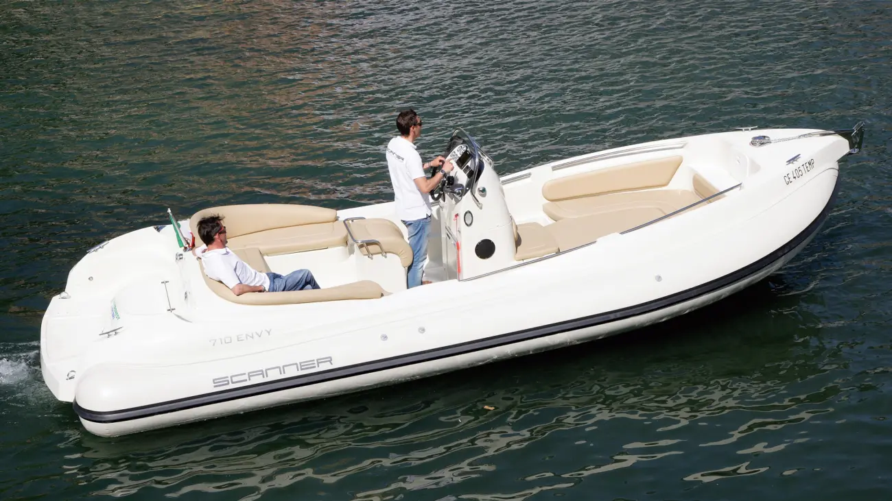 Motorboot Scanner Envy 710 + Mercruiser 4,5 L 250 Alpha