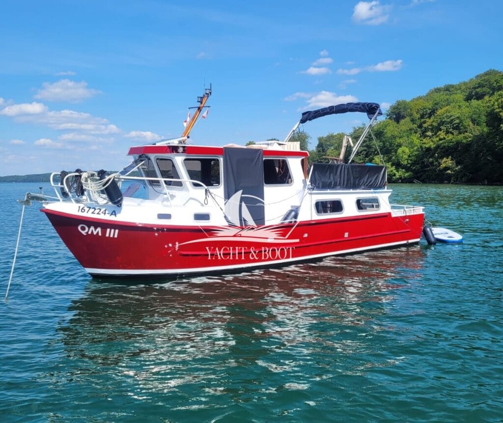 Motorboot holländischer Werftbau Crowntrawler 830