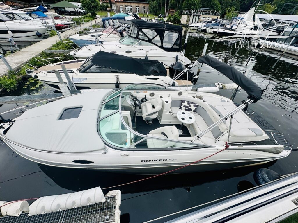 Motorboot Rinker 246 Captiva