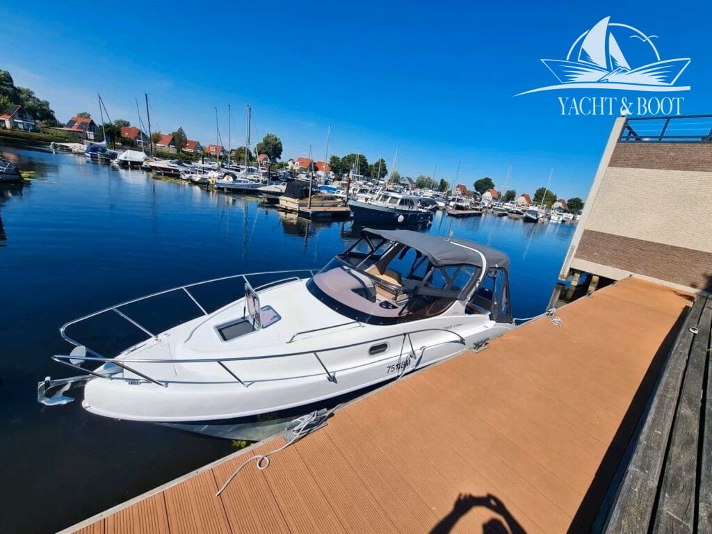 Motorboot Saver 750 Cabin