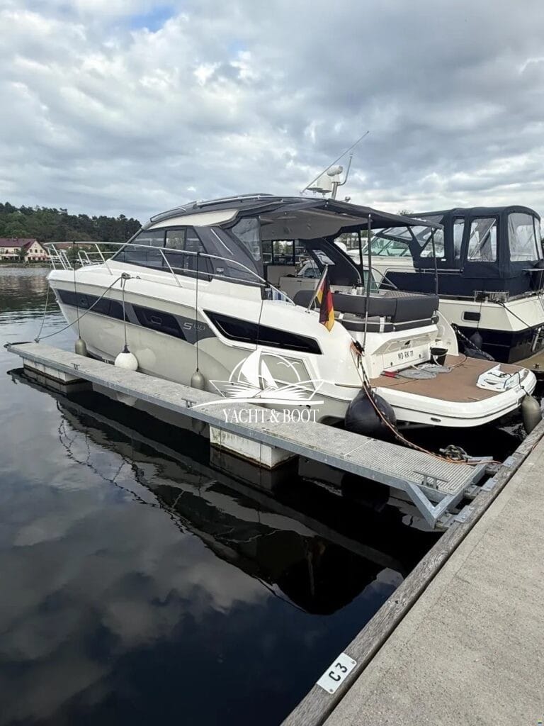 Motorboot Bavaria S 40 HT