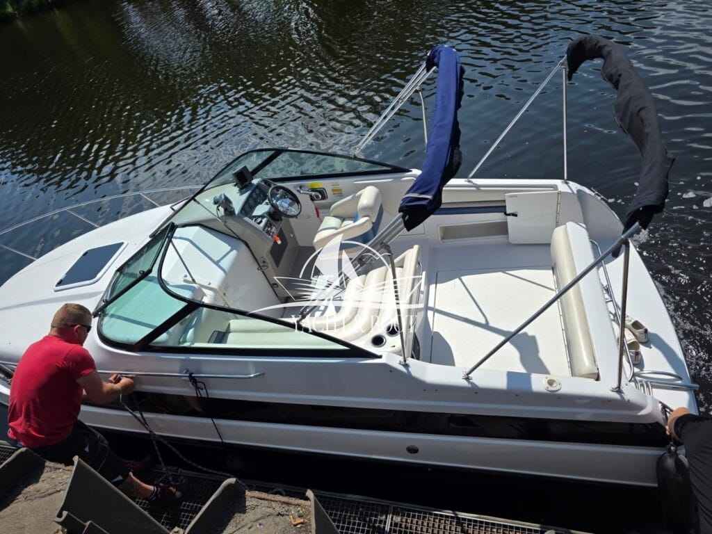Motorboot Chaparral Signature 240