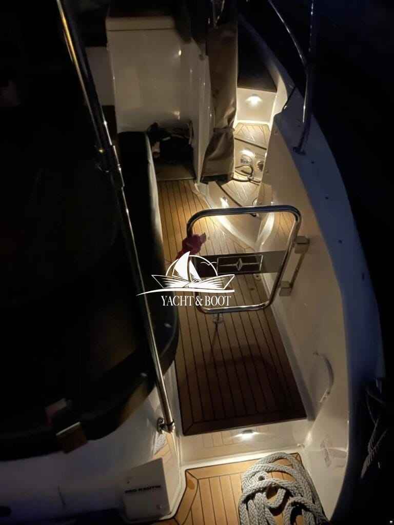 Motorboot Bavaria S 40 HT