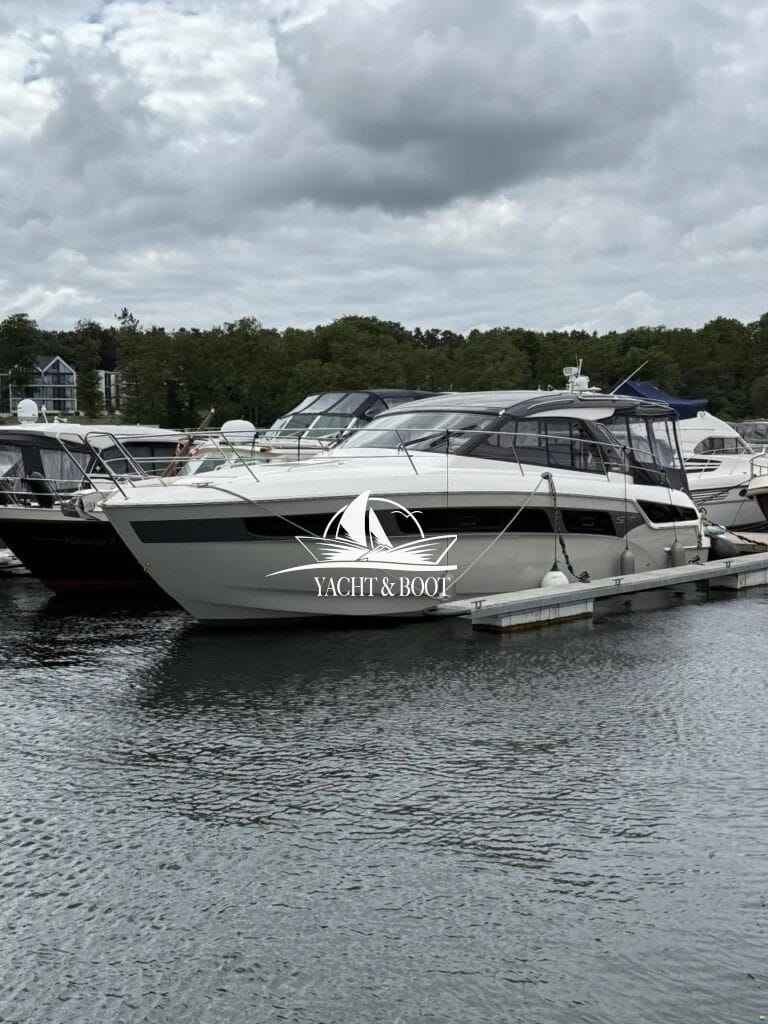 Motorboot Bavaria S 40 HT