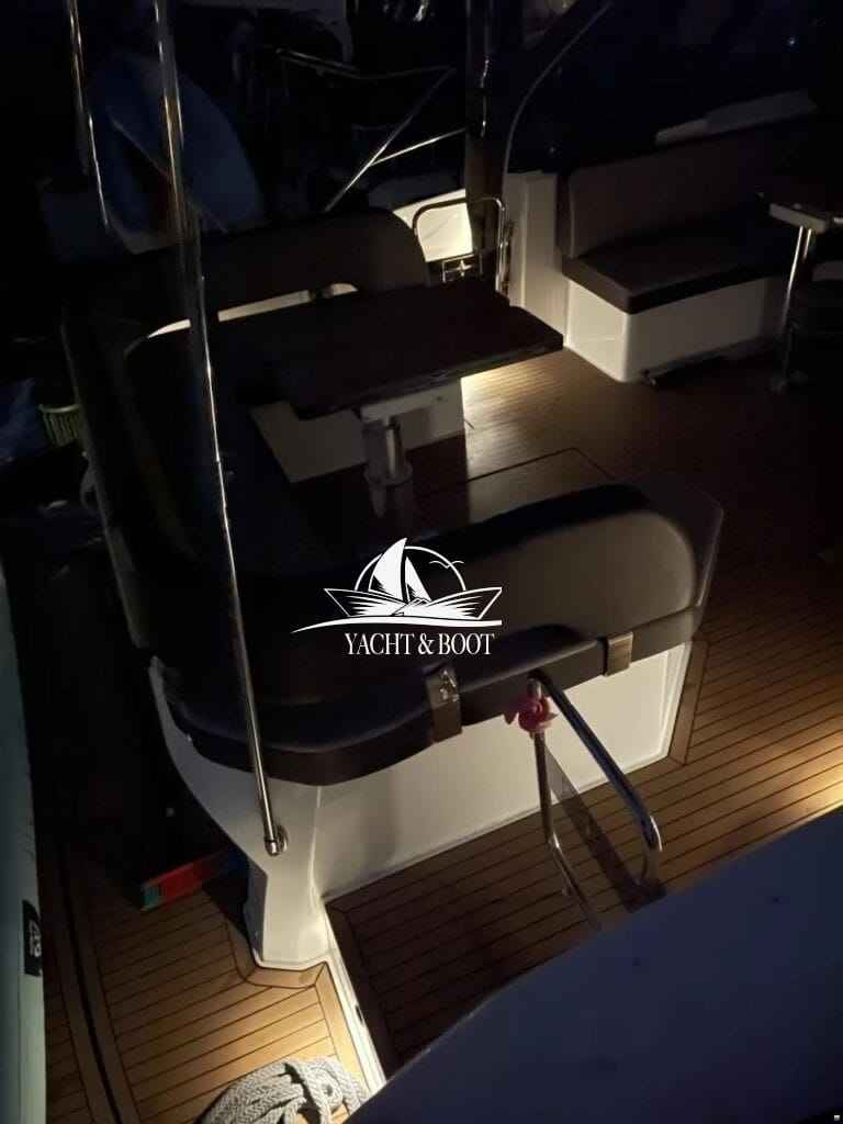Motorboot Bavaria S 40 HT