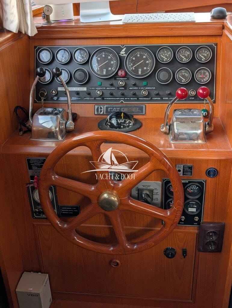 Motorboot Camargue Yacht 42 Sundeck