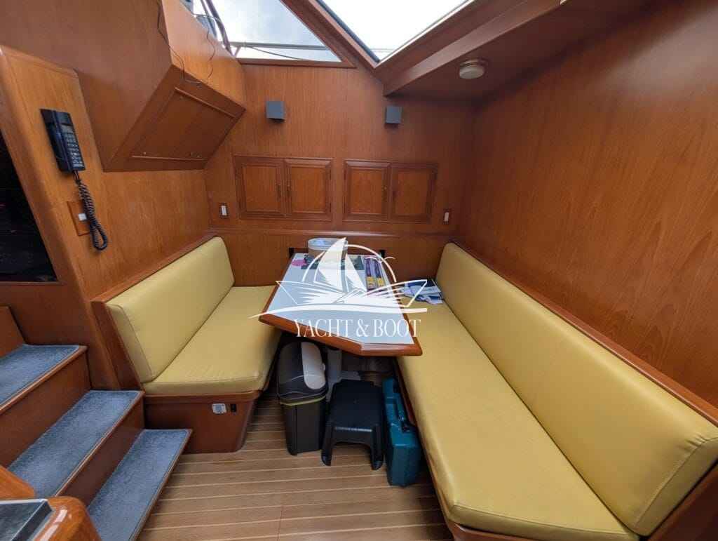 Motorboot Camargue Yacht 42 Sundeck