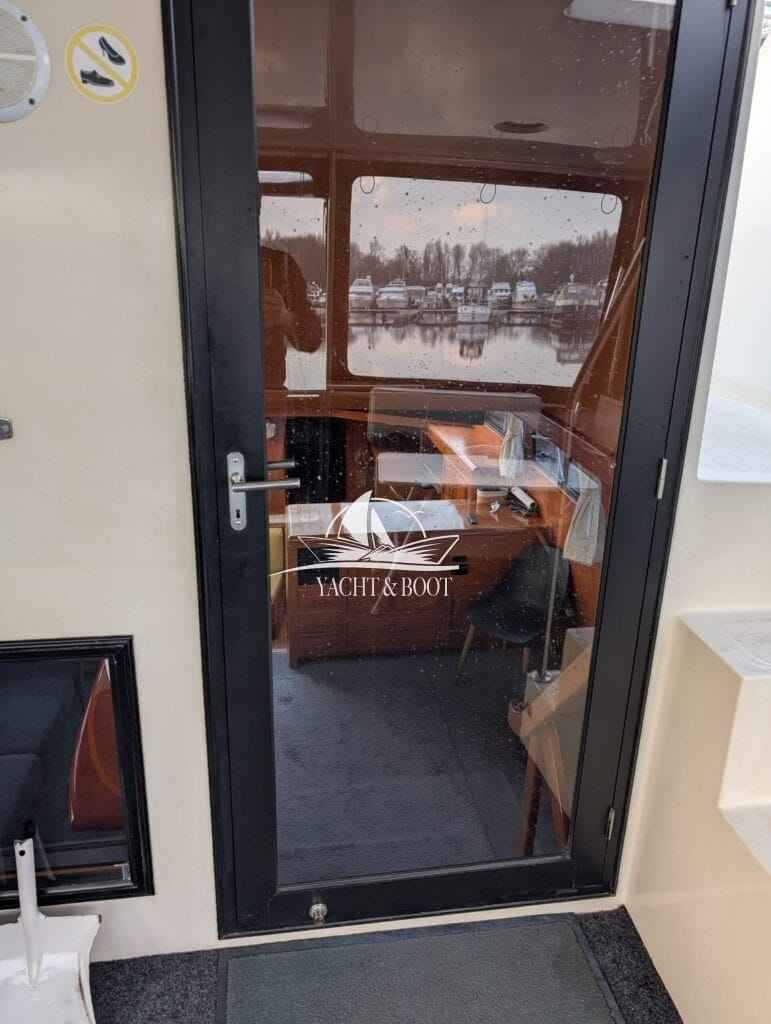 Motorboot Camargue Yacht 42 Sundeck