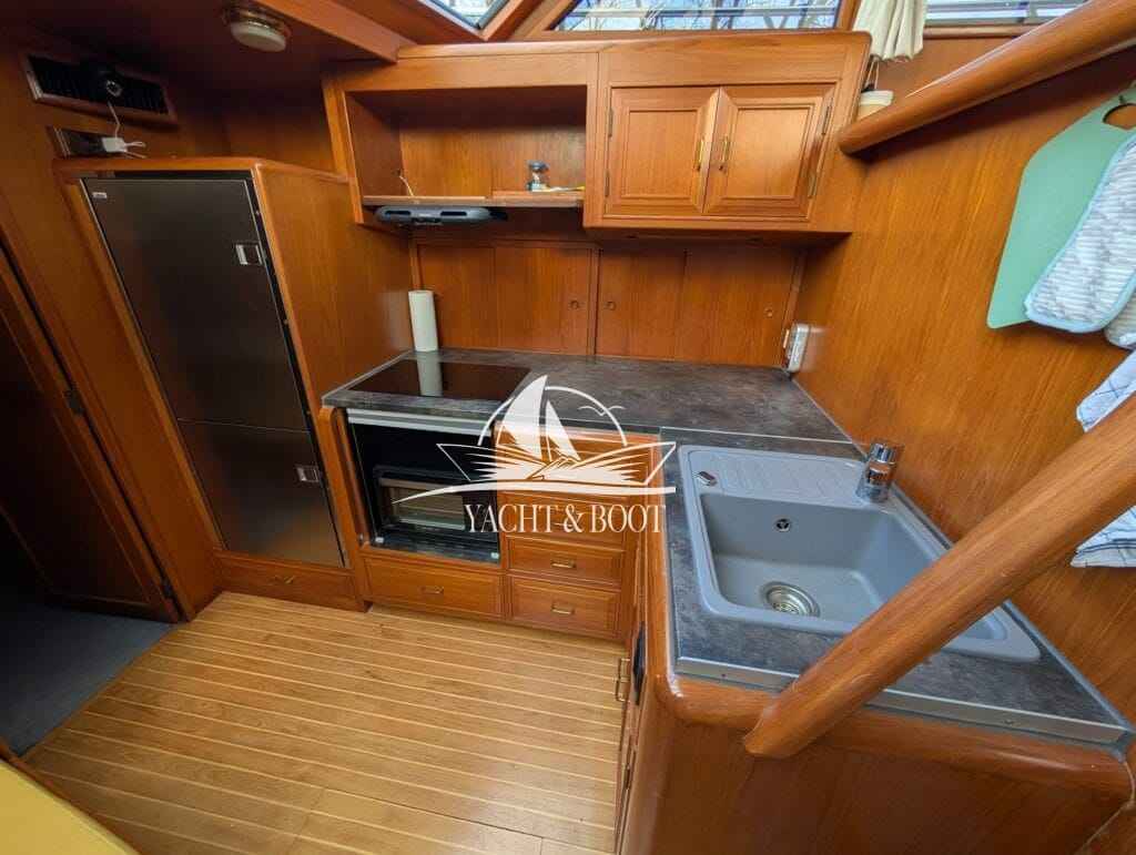 Motorboot Camargue Yacht 42 Sundeck