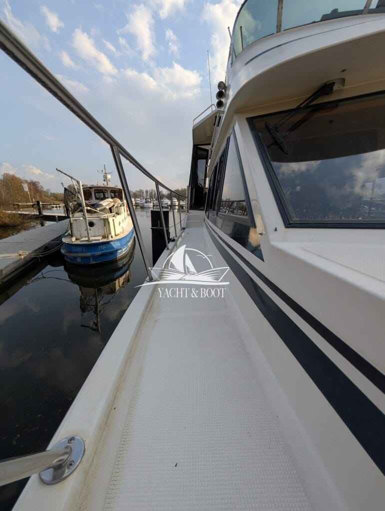 Motorboot Camargue Yacht 42 Sundeck