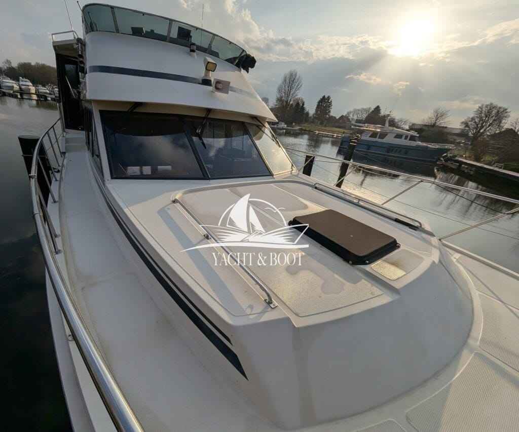 Motorboot Camargue Yacht 42 Sundeck