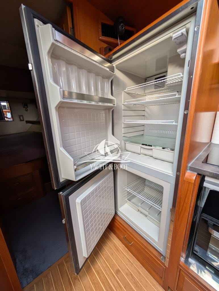 Motorboot Camargue Yacht 42 Sundeck