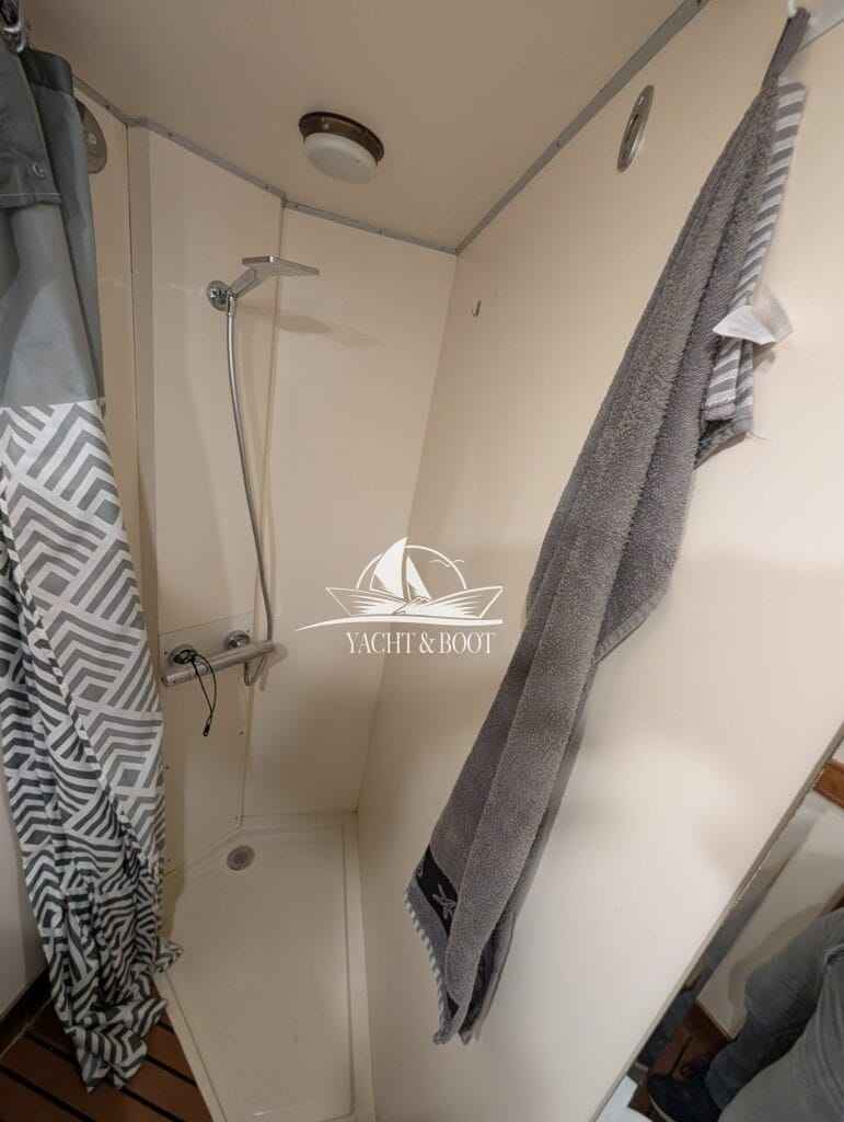Motorboot Camargue Yacht 42 Sundeck