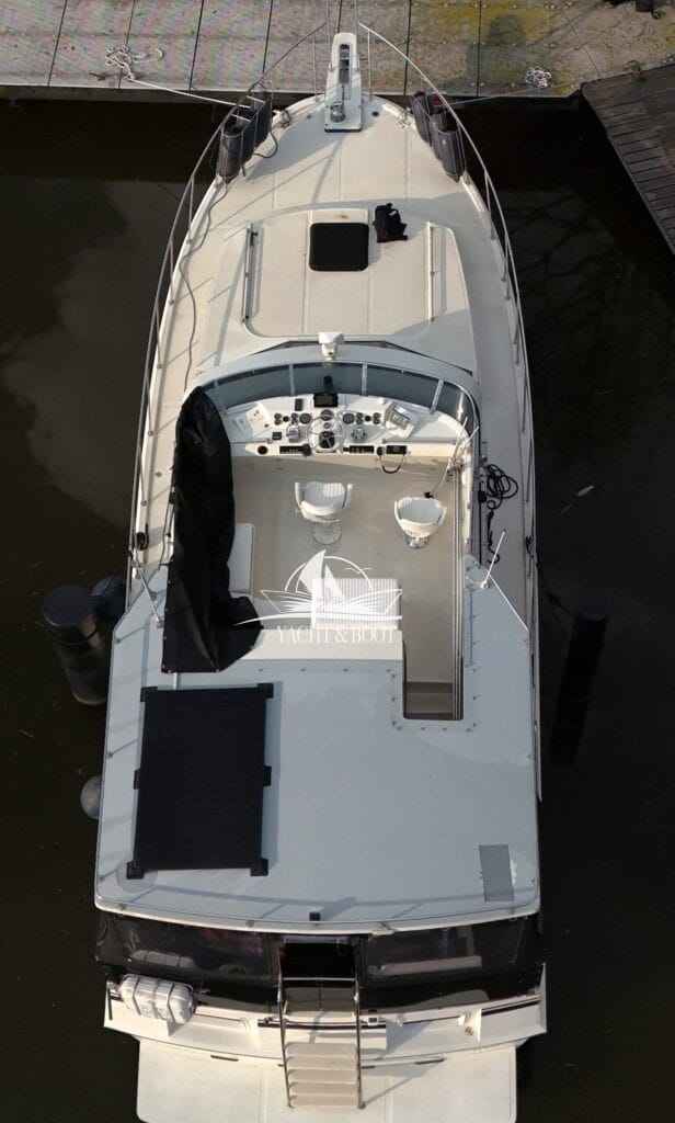 Motorboot Camargue Yacht 42 Sundeck