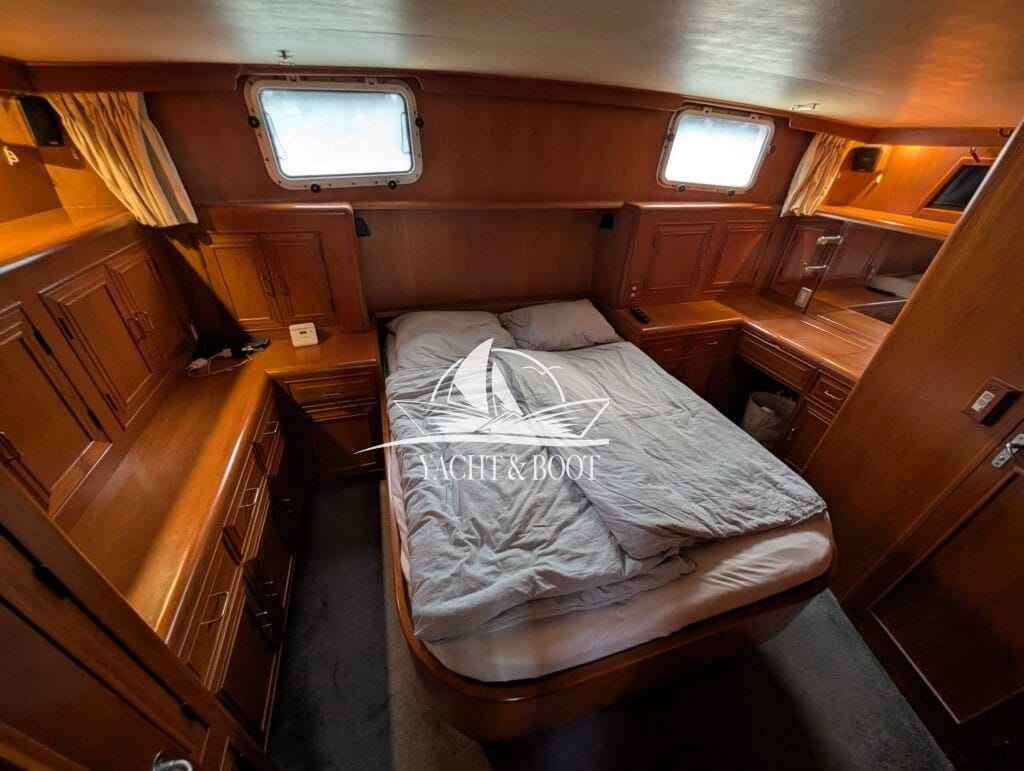 Motorboot Camargue Yacht 42 Sundeck