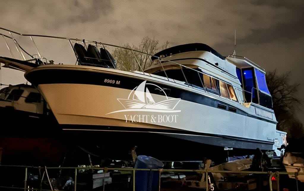 Motorboot Camargue Yacht 42 Sundeck