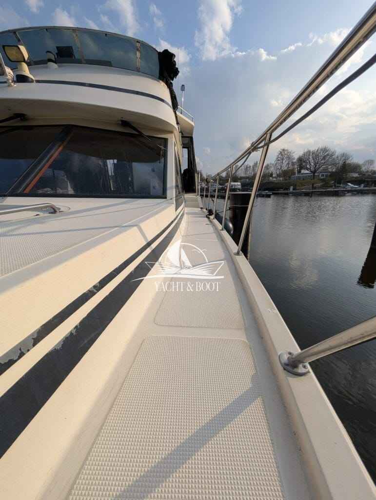 Motorboot Camargue Yacht 42 Sundeck